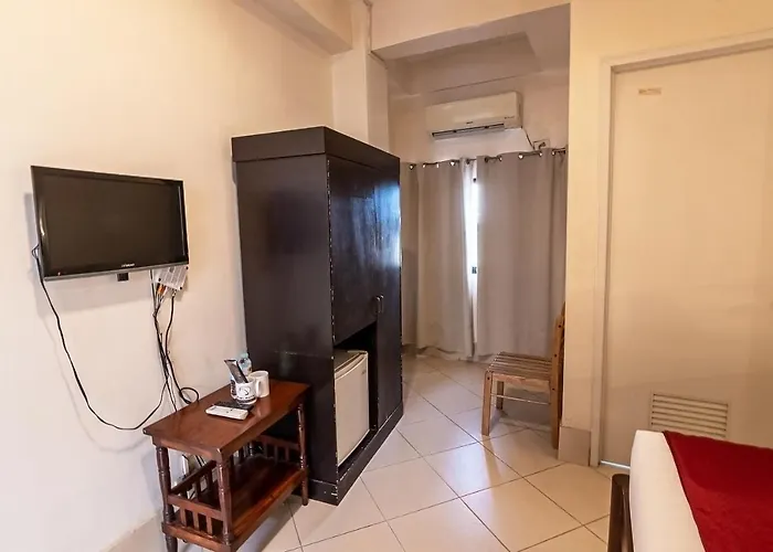 Kiwi Hotel 2*