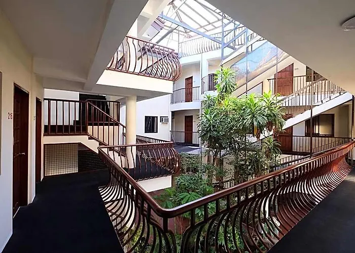 Kiwi Hotel 2*